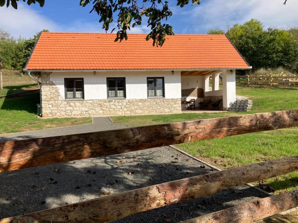 Kishosszúrét Vendégház Pécsvárad Exterior foto